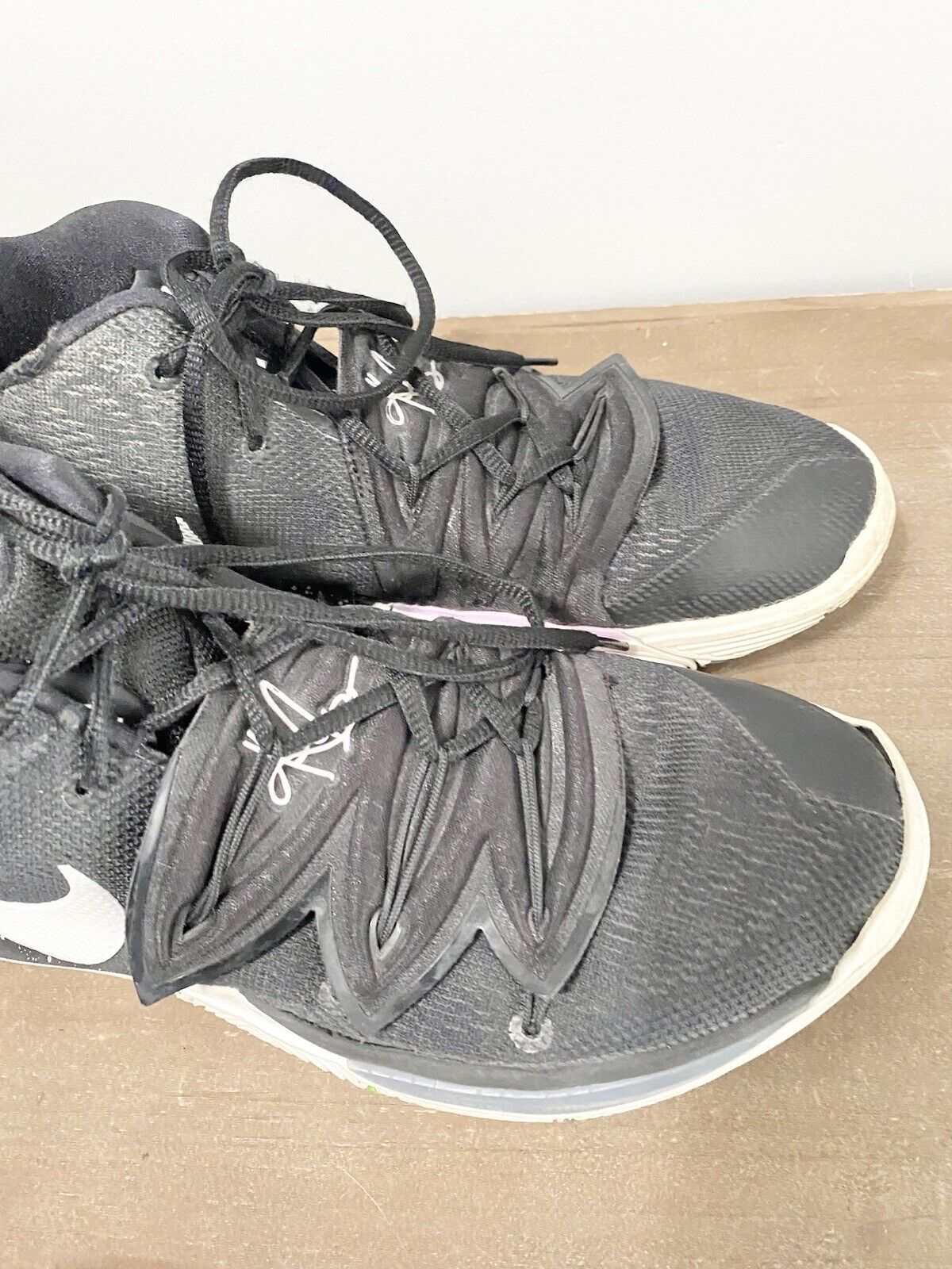 Nike Kyrie 5 Black Magic Sneakers Black Size 11 - image 4