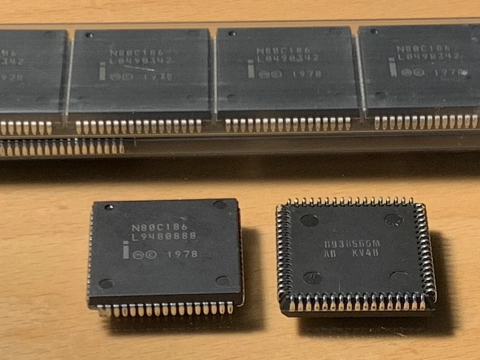  N80C186 INTEL MPU 80C86 CISC 16-Bit 68-Pin PLCC Microprocessor - Image 4 of 4