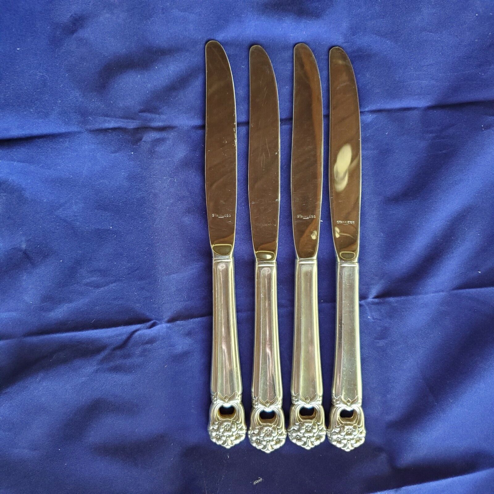 LOT OF 4 ROGERS 1847 ETERNALLY YOURS Silverplate 9.4" Dinner Knives (4)  