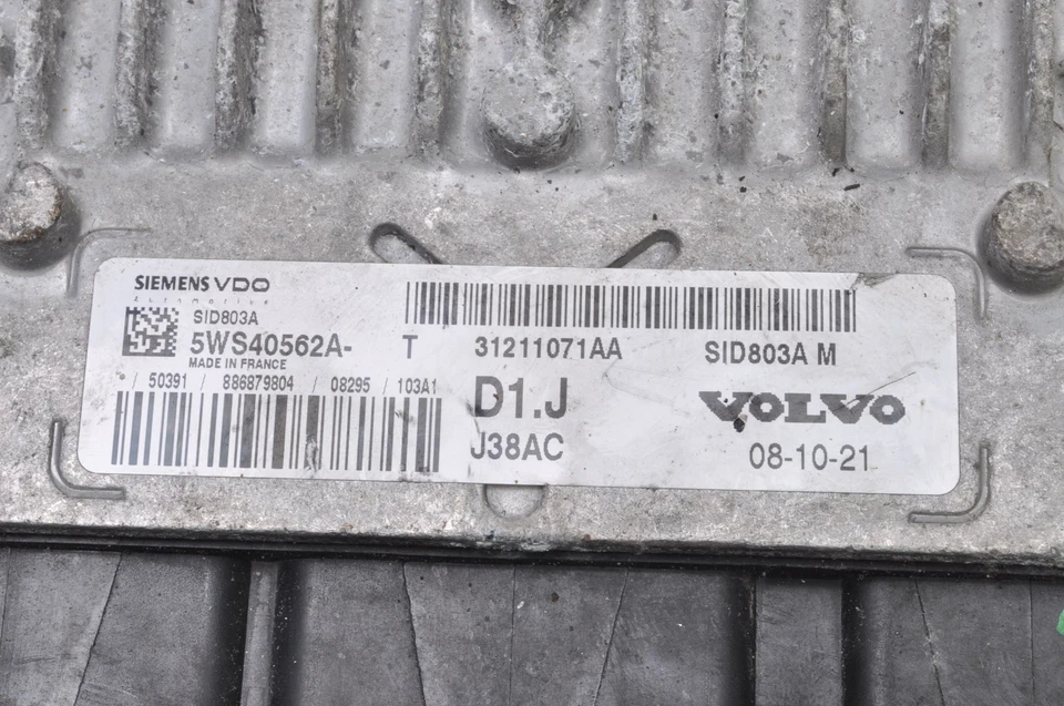 VOLVO S40 II 2.0 D 136CV Centralina Motore 31211071AA - Immagine 2 di 4