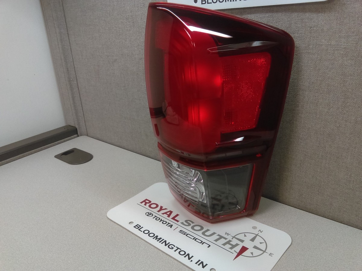 USTOYOTAタコマ純正テールランプ右 2025年最新】Yahoo!オークション -タコマ テールランプの中古品