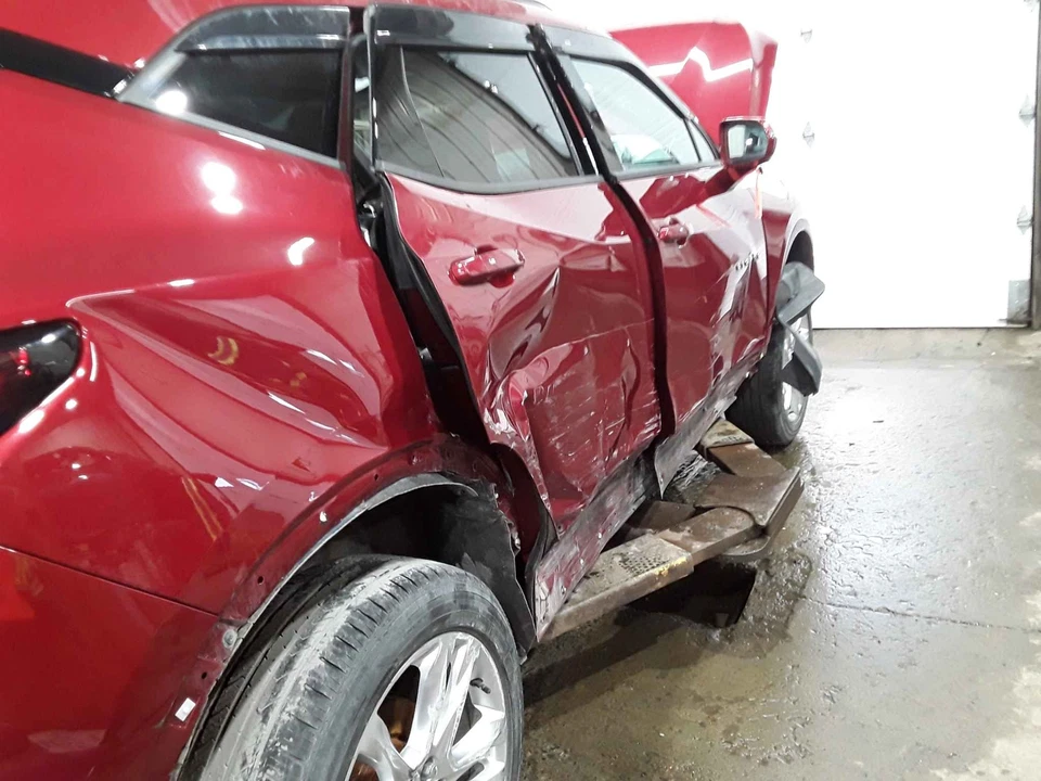 Used Differential Carrier Assembly fits: 2019 Chevrolet Blazer rear axle w/o ele - Image 2 of 4