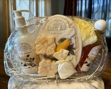 Vintage Sarah Michaels GARDENIA Bath Set Basket Shower Gel Body Lotion Soap