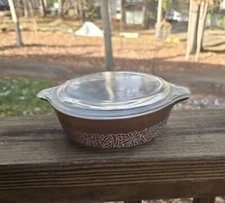 Pyrex Woodland 471-B 500ml Covered Casserole. 6-1/4"W x 2-3/4"H 
