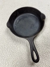 Vintage Cast Iron Griswold Skillet #5 724A ERIE PA Small Block Logo Dbl Spout