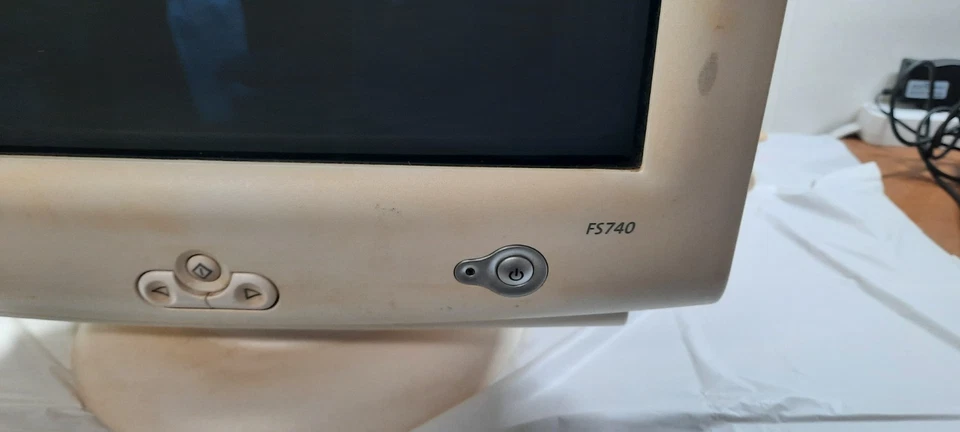 Compaq FS740 Vintage 2000 Retro Gaming 17" CRT Computer Monitor 1280x1024 - Image 2 of 4