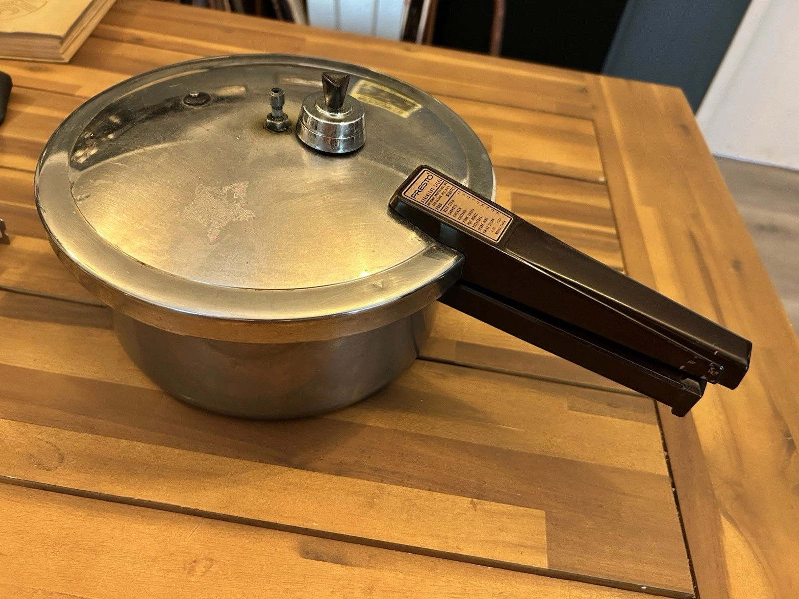 Presto Stainless Steel Pressure Cooker – Model C401B 4 Quart Very Nice VINTAGE
Opens in a new window