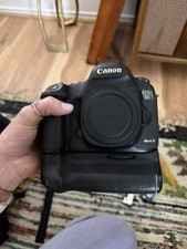 Canon EOS 5D Mark III Body Only extended battery grip