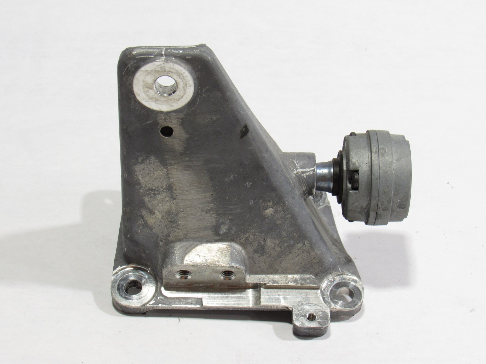 18-21 Aston Martin Vantage 2020 Right Passenger Transmission Mount Bracket ;:Y