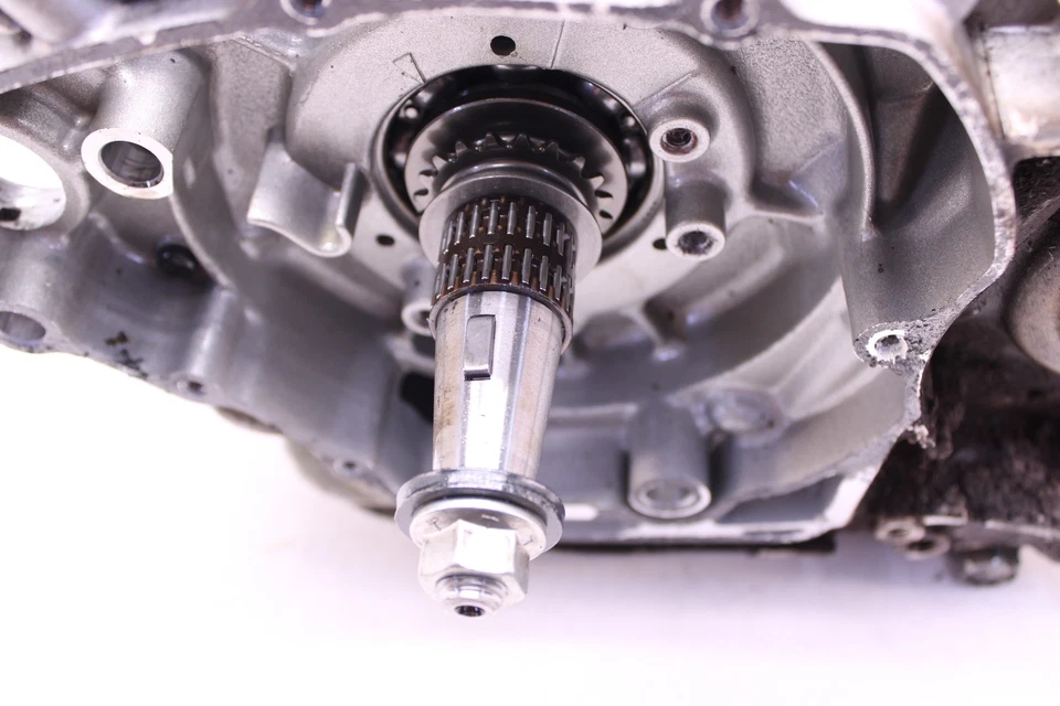 08-25 YAMAHA V STAR 250 OEM ENGINE MOTOR CRANKCASE BOTTOM END - Image 2 of 4