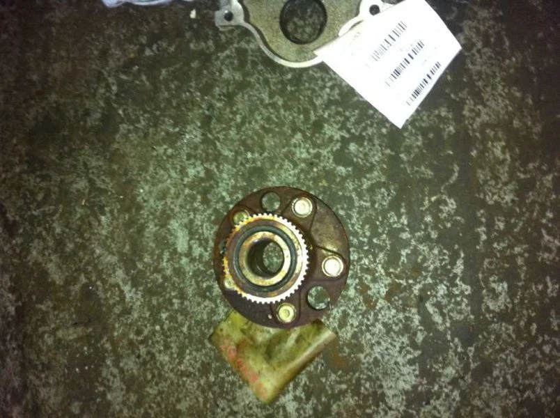 Buje trasero Acura RL 96-01 Foto 2 de 4