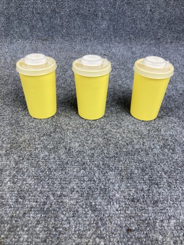 Vtg Tupperware Wall Rack, 3 Spice Shakers Containers w/ Flip Top Lids & Labels - Picture 9 of 14