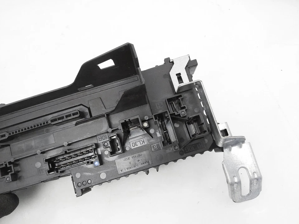 Mercedes-Benz C300 2010 caja de fusibles trasera 3,0 L 0-1670658-1 Foto 3 de 4