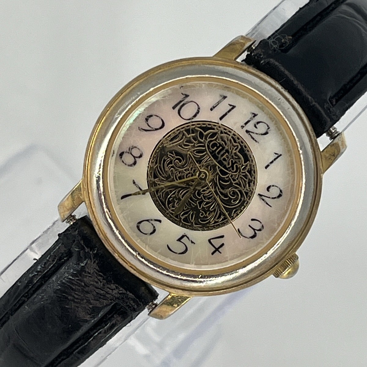 Vintage Guess Watch Women Gold Tone Round Leather Band 1993  display picture 1