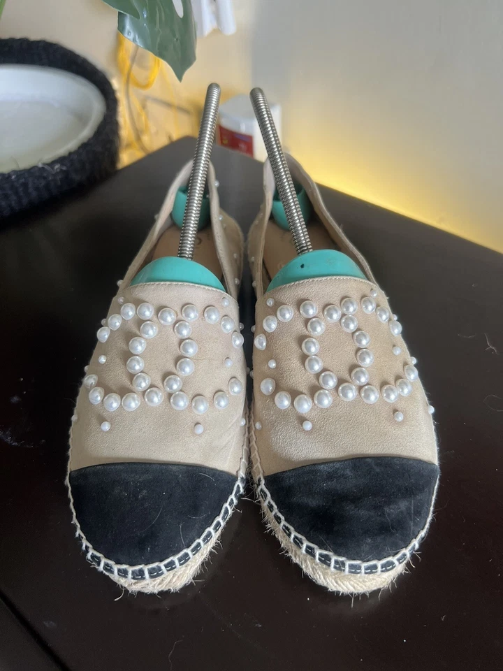 Alpargatas Chanel Gamuza Perla CC Beige Negro EU 36 || US 5.5 Foto 2 de 4
