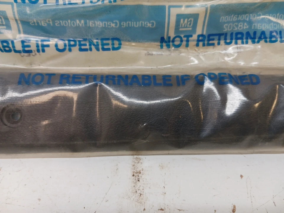 Новая оригинальная внутренняя верхняя боковая отделка GM RH 14058022 1991-92 Chevrolet S-10 (Bin37) - Изображение 3 из 4