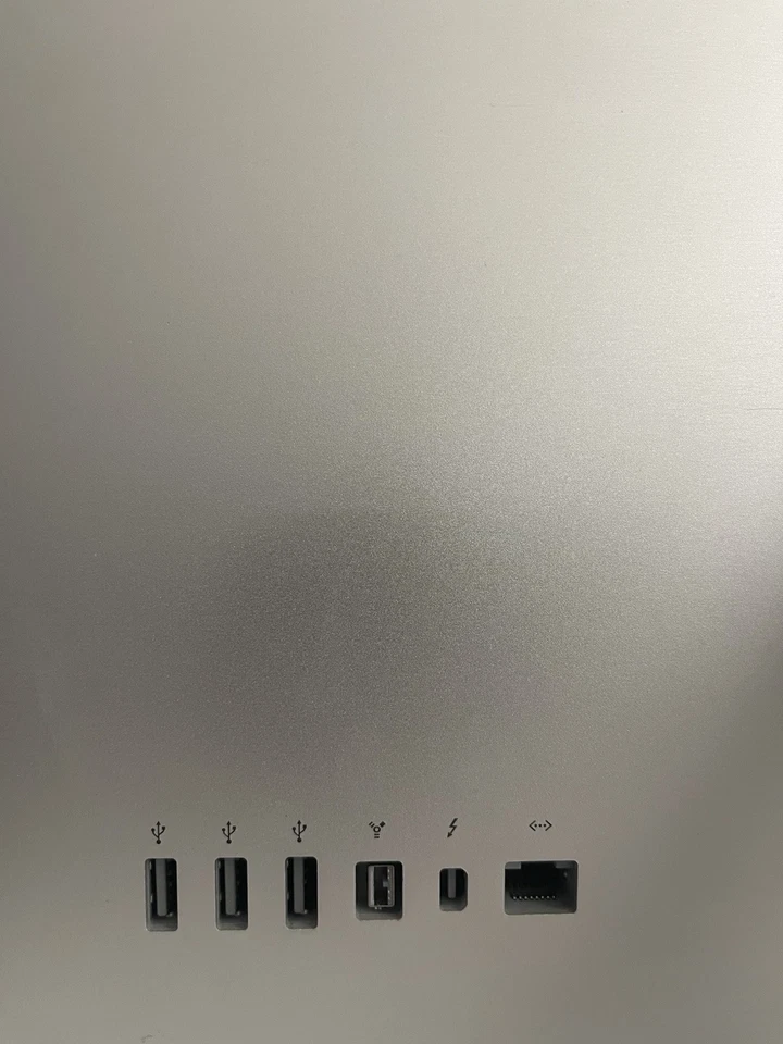 Apple Thunderbolt Display 27" A1407, also includes Apple Thunderbolt 3 (USB-C) - Image 3 of 4