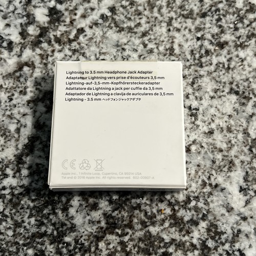NEW Apple Lightning to 3.5 mm Headphone Jack Adapter Original OEM iPhone - 第 2/6 張圖片