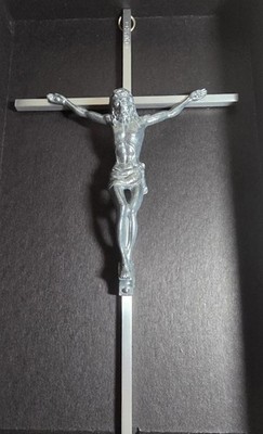 Vtg Crucifix  Chapel Craft by Mark Thomas  Silvertone Metal New Original Box