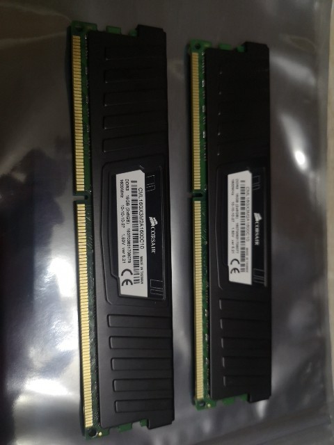 Corsair Vengeance 16GB 1600MHz Memory Module (CML16GX3M2A1600C9)
