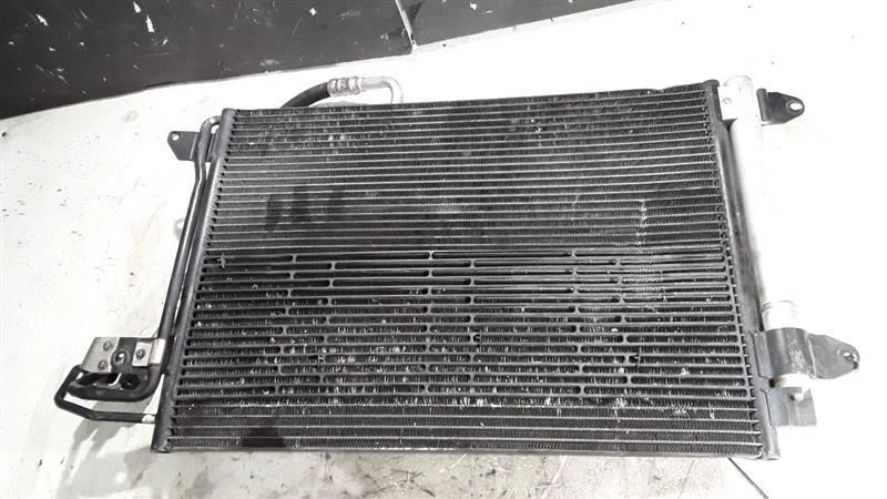 2009 VOLKSWAGEN GTI AC КОНДЕНСАТОР - Изображение 2 из 4