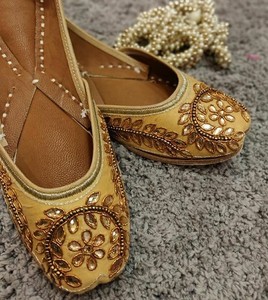 bridal khussa shoes