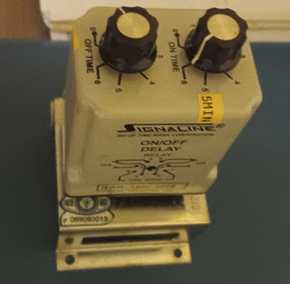 TIME MARK 339-120V-300S RELÉ DE RETARDO ENCENDIDO/APAGADO, TRUE OFF, AC/DC, 8 PINES, 1-300SEC Foto 3 de 4