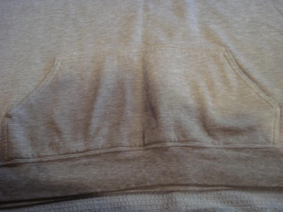 VINTAGE NEW YORK YANKEES CUT-OFF SLEEVELESS SWEATSHIRT (SIZE -2XL) - Image 2 of 4