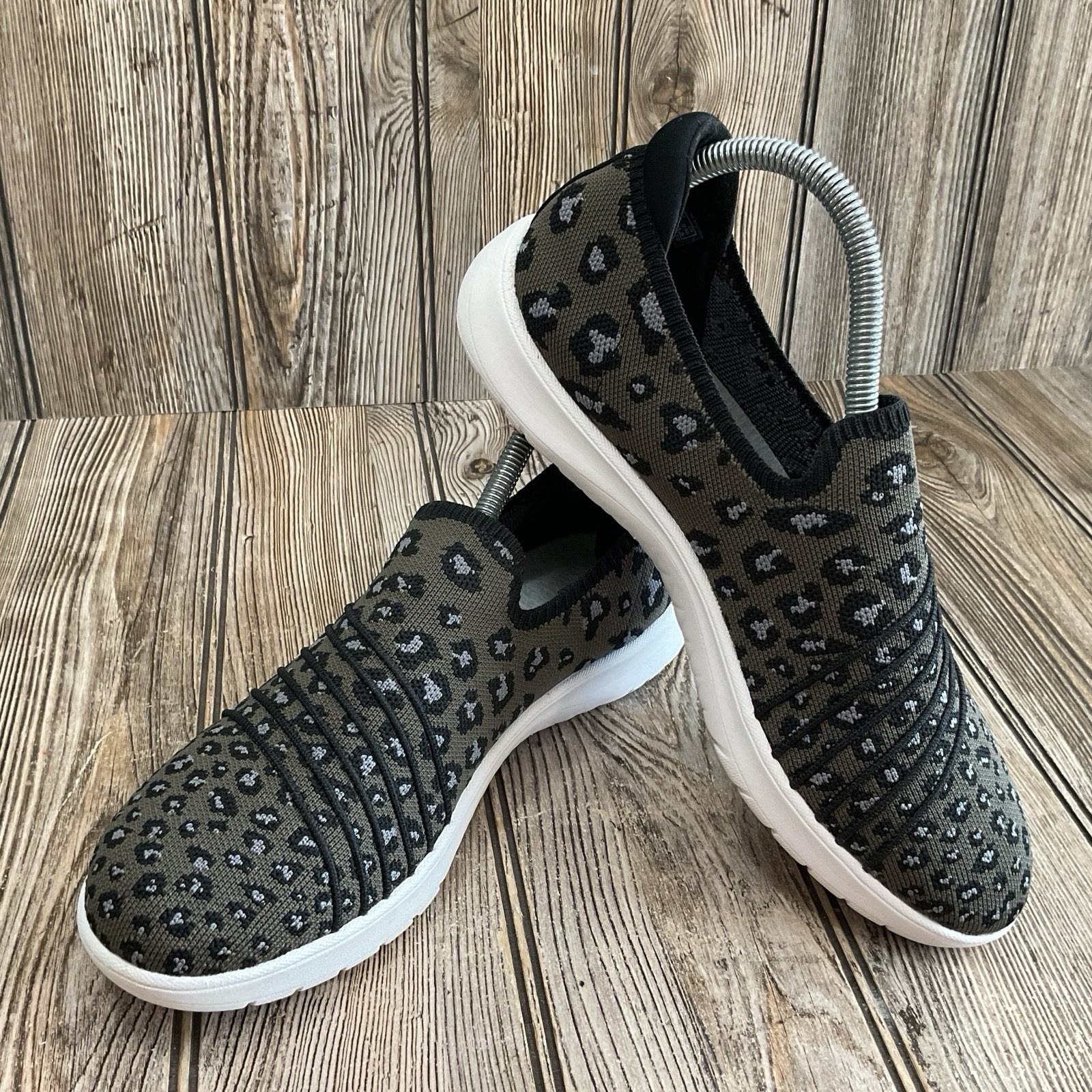 Clarks Cloudsteppers Adela Gray Leopard Print Sli… - image 4