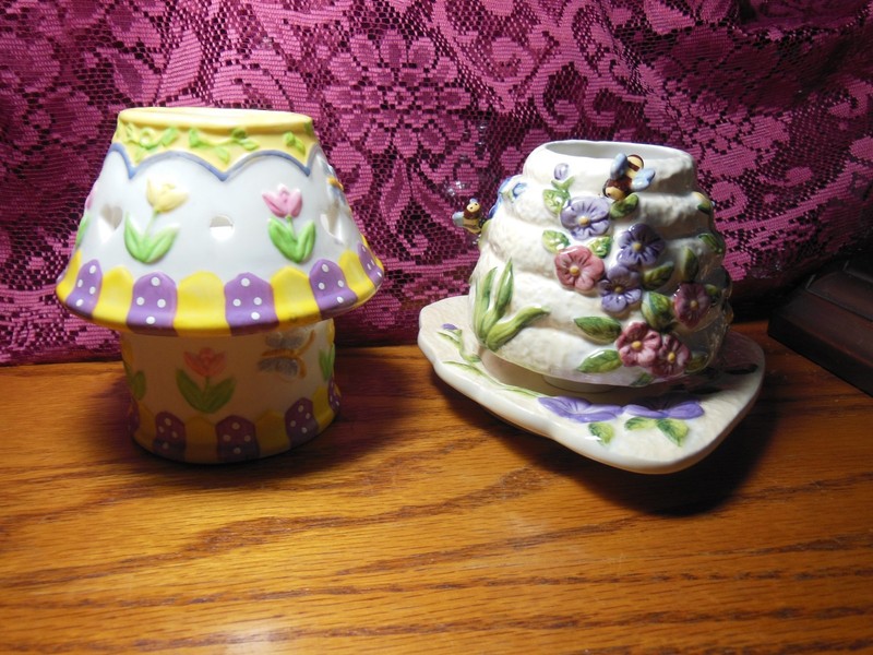 Home Interiors 2 Piece Candle Shade Set - Flowers and Bees+ Tea light Butterfly