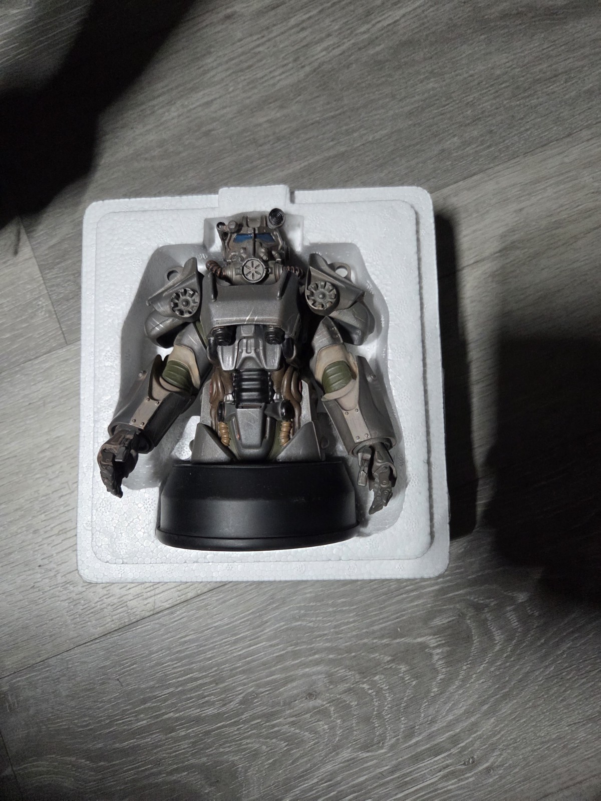 Thinkgeek Fallout 4 T-60 Power Armor Bust 6.5" Poly Resin Statue Figure Bethesda