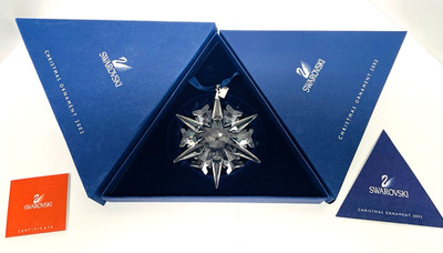 Swarovski 2002 Annual Christmas Ornament Crystal Snowflake MIB w/ COA