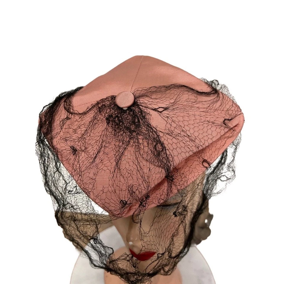 Sombrero Fascinator Rosa Años 40 De Colección con Velo Negro O/S Faille Ajustable  Foto 3 de 4