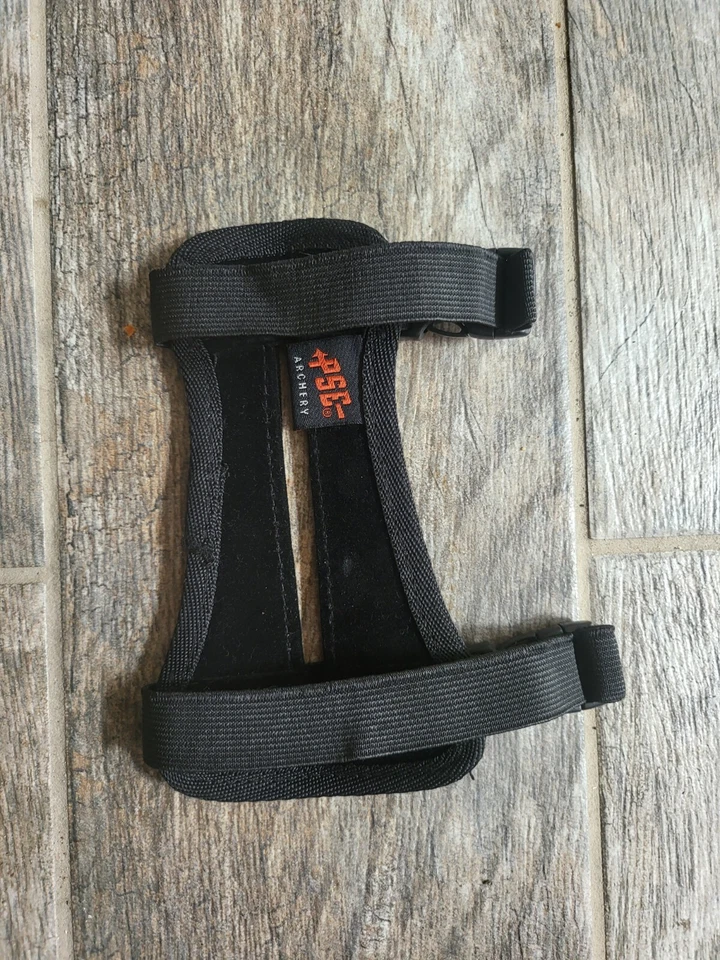 Protector de brazo de desmontaje rápido de dos correas PSE/King 6" Foto 3 de 3