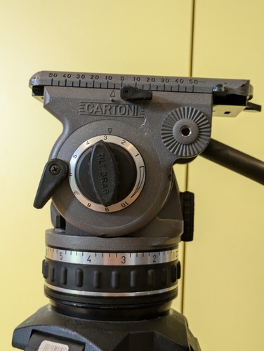 Cartoni Gamma Tripod / 100mm head / Sachtler DA 100L legs - Photo 5/8