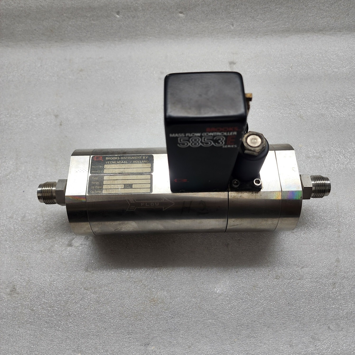 BROOKS MFC 5853 MASS FLOW CONTROLLER