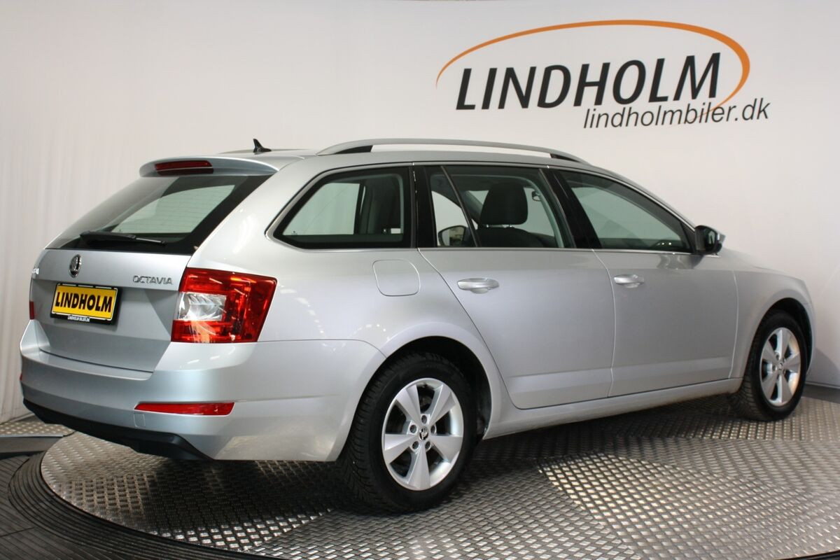 Skoda Octavia 1,6 TDi 110 Style Combi DSG Van