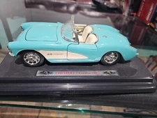 1957 Blue Chevrolet Corvette 1/18