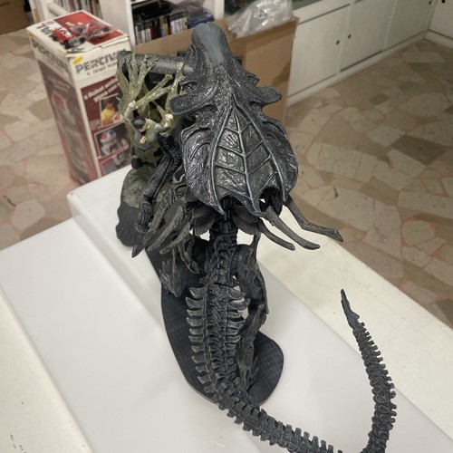 McFarlane Toys 2003 Movie Maniacs Alien Queen Deluxe Set- Action Figure 75 cm - Imagen 9 de 9