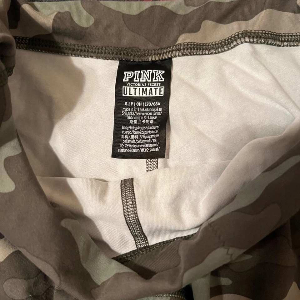 Pantalones cortos de camuflaje ROSA Victoria's Secret Foto 3 de 4