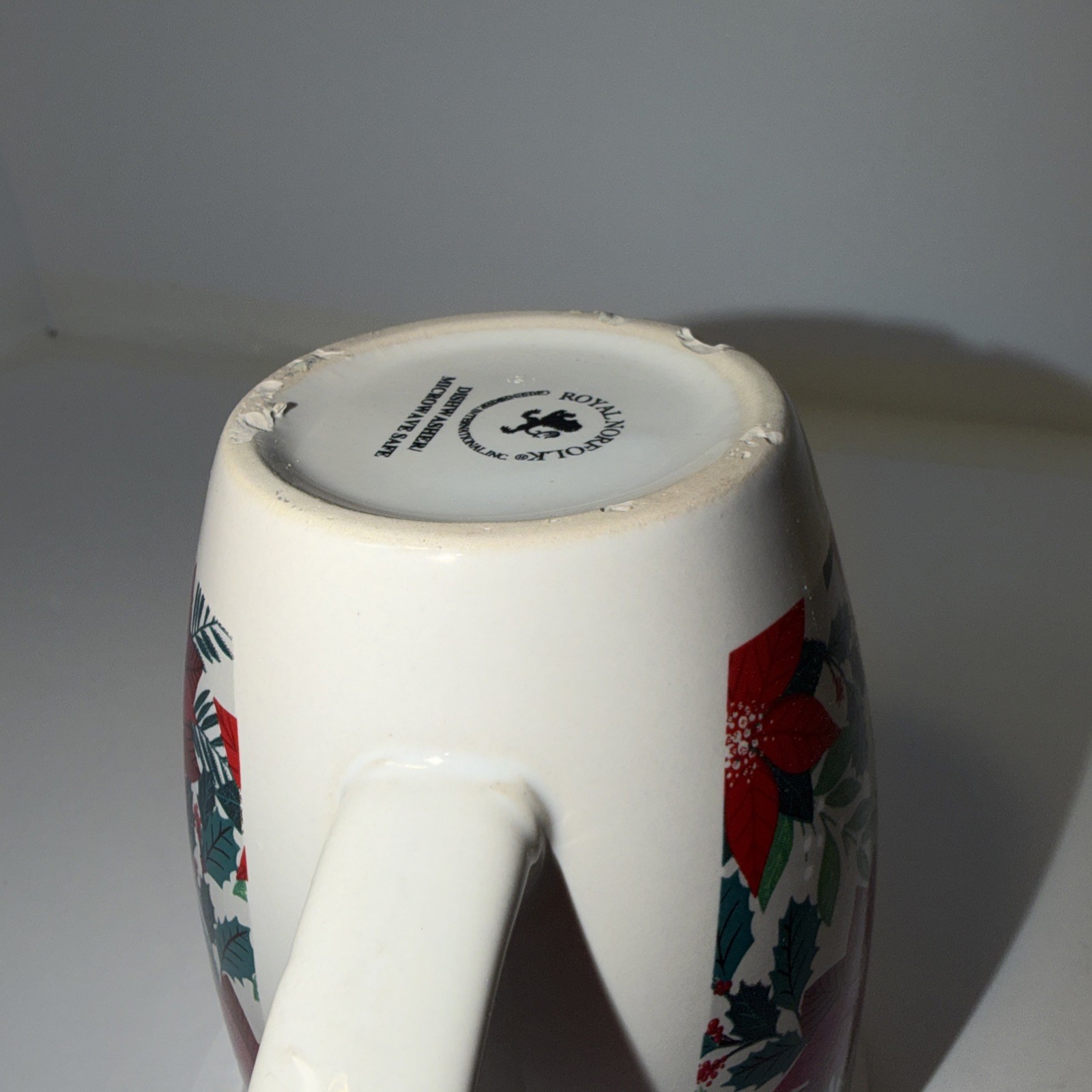 NIB Holiday Mug 14oz Poinsettia Christmas Greenbrier International Royal Norfolk