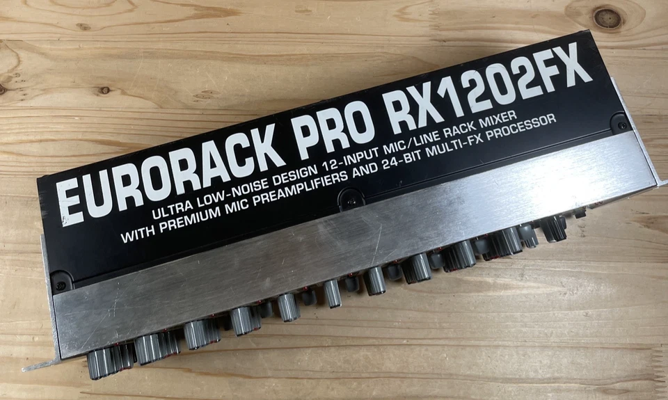 Behringer RX1202FX V2 - Analoges Studio Mischpult - Bild 3 von 4