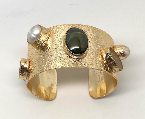 Gorgeous Gold Tone Cuff Bracelet Green Glass, with Druzy, Quartz & Pearl - Picture 4 of 9