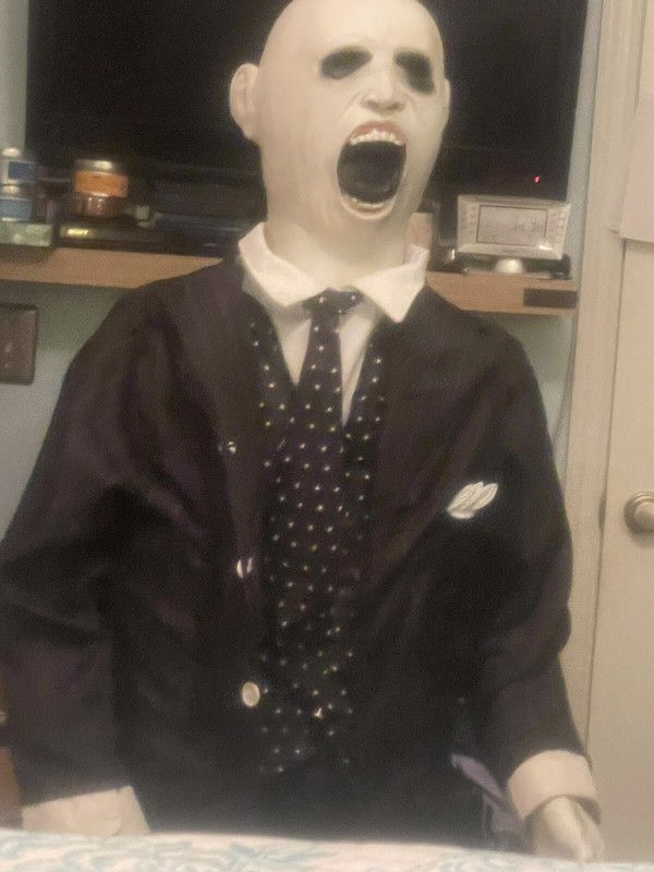 Gemmy Ghastly Gentleman Retired Halloween Animatronic Prop W/box