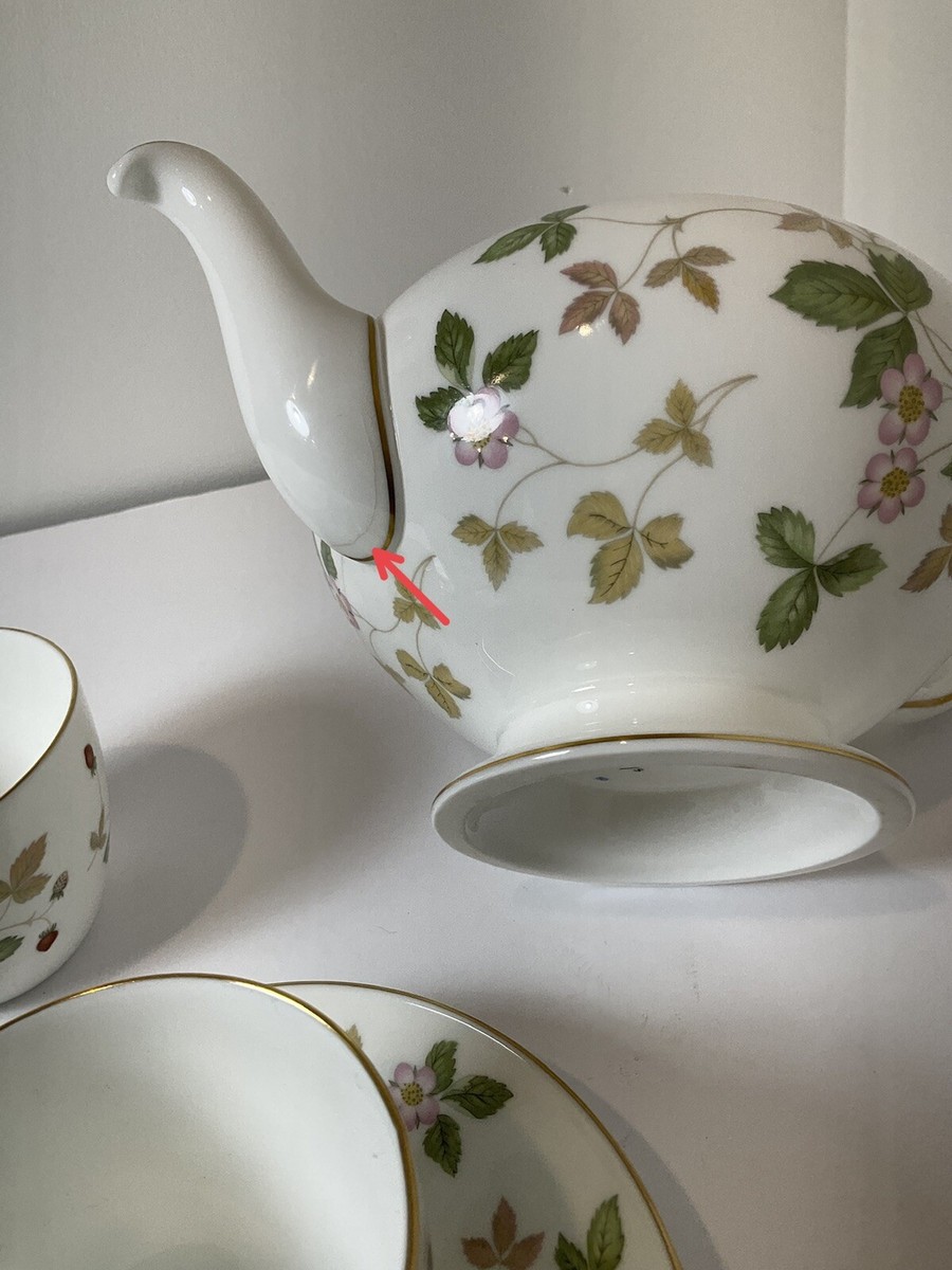 Wedgewood Wild Strawberry Tea Set Display Only. 9 Pieces. | eBay Wedgewood Wild Strawberry Tea Set Display Only. 9 Pieces. | eBay