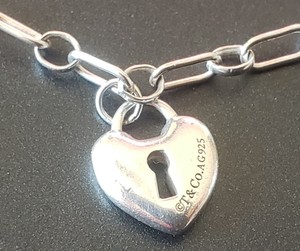 Tiffany & Co. 925 Sterling Silver Heart Key Hole Lock Link Bracelet Bangle 7"