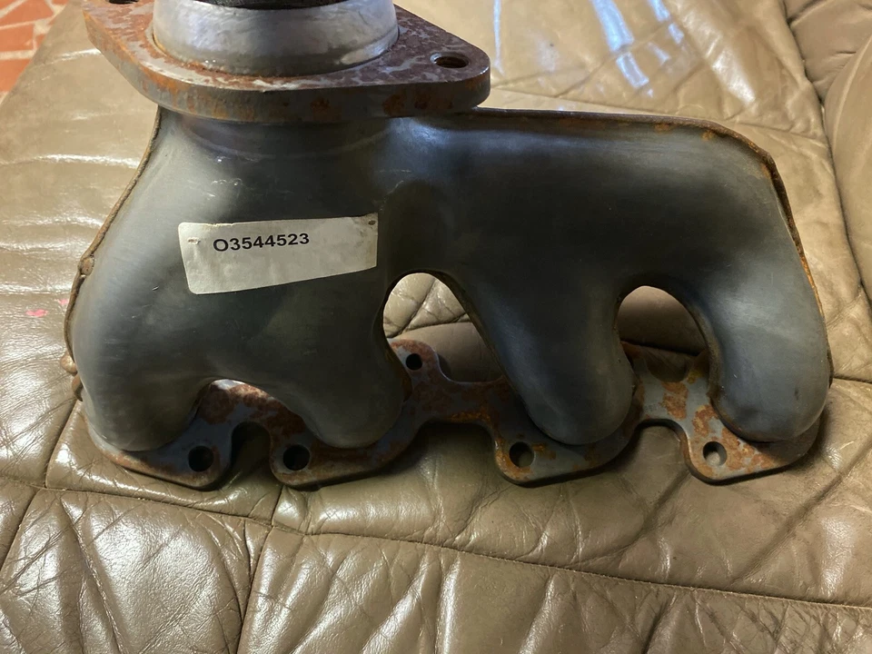 Coletor de escape direito 96-99 Cadillac Deville 4.6  - Imagem 2 de 4