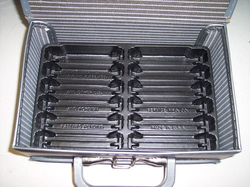 BROWN WITH SILVER STORAGE CASE FOR CASSETTE TAPES *HOLDS 12 TAPES** #5 - Bild 7 von 7