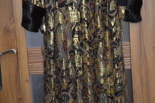 ZARA ZŁOTA JEDWABISTA BŁYSZCZĄCA BŁYSZCZĄCA ŻAKARDOWA SUKIENKA KIMONO FUTRZANE MANKIETY 2731/251 XS - Zdjęcie 14 z 34