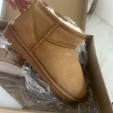Size 4 UGG Ultra Mini Boots Womans Brand New In Box Chestnut
